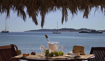 Best Holiday Hotel Grimaud Exterior photo